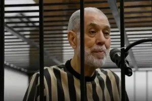 القضاء السوري يحكم بالمؤبد على مفتي الجمهورية السابق