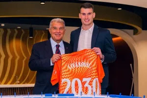 برشلونة يضم ليفاكوفيتش بعقد يمتد إلى 2030