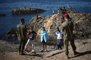 حقوق الإنسان يطالب بتحقيق مغربي إسباني لتدقيق وفيات أحداث سبتة