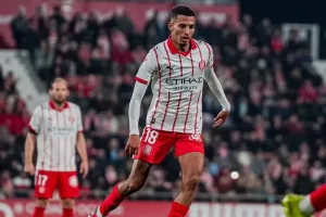 أوناحي يقترب من PSV بعد عرض رسمي لجيرونا