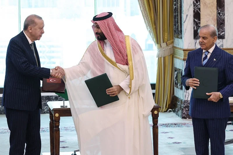 اتفاق مكة يفتح نقاشاً حول موقع المغرب في التحالفات الإقليمية