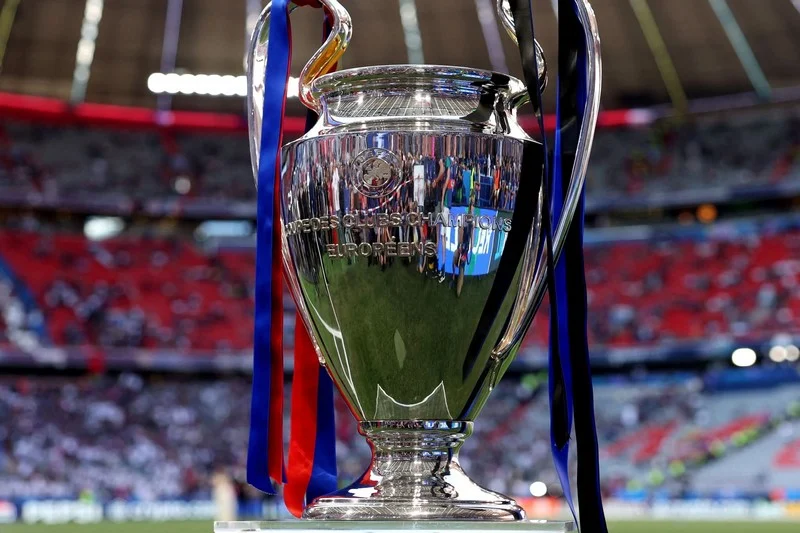 قرعة دوري الأبطال تضع كبار أوروبا في مواجهات حاسمة