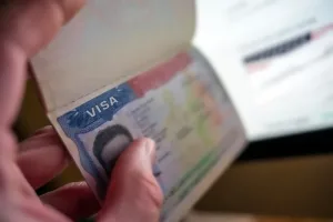 واشنطن تفرض سندات مالية تصل إلى 20 ألف دولار للحصول على بعض التأشيرات