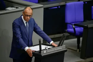 ميرتس يتهم حزب البديل بتبني التطهير العرقي بعد هزيمته الانتخابية