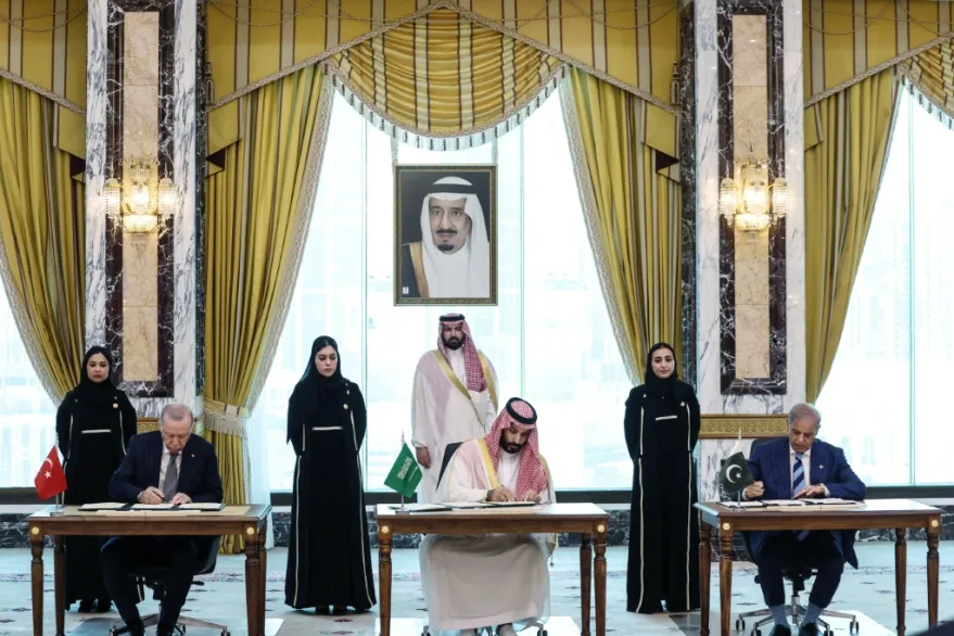 باكستان تتعهد بالدفاع عن السعودية في مواجهة هجمات الحوثيين
