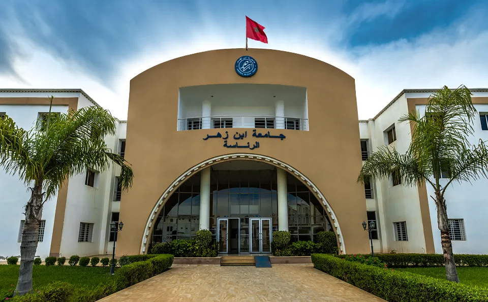 نقابة تصعّد بمدرسة التكنولوجيا بالداخلة بسبب اختلالات بيداغوجية وإدارية