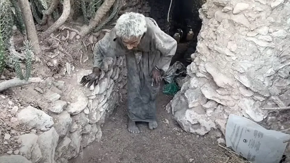 حقوقيون يطالبون بفتح تحقيق في ظروف عيش مسنة داخل كهف بآسفي