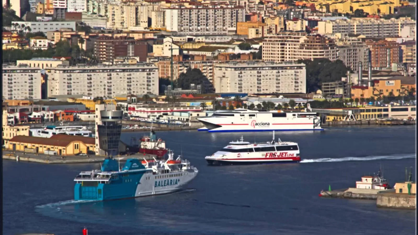 سبتة المحتلة تتلقى ضربة في البحر.. طنجة والناظور يخطفان المسافرين والجزيرة الخضراء تدق ناقوس الخطر