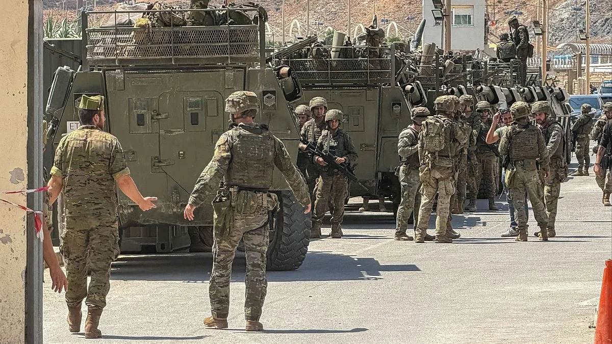 سبتة :      إسبانيا تريد تحويل جنودها إلى رجال سلطة بعد 45 يوماً من الفوضى