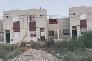 جدل حول توصيلات كهربائية بمشروع سكني يضع المقاول صلاح الدين المومني أمام تساؤلات جديدة