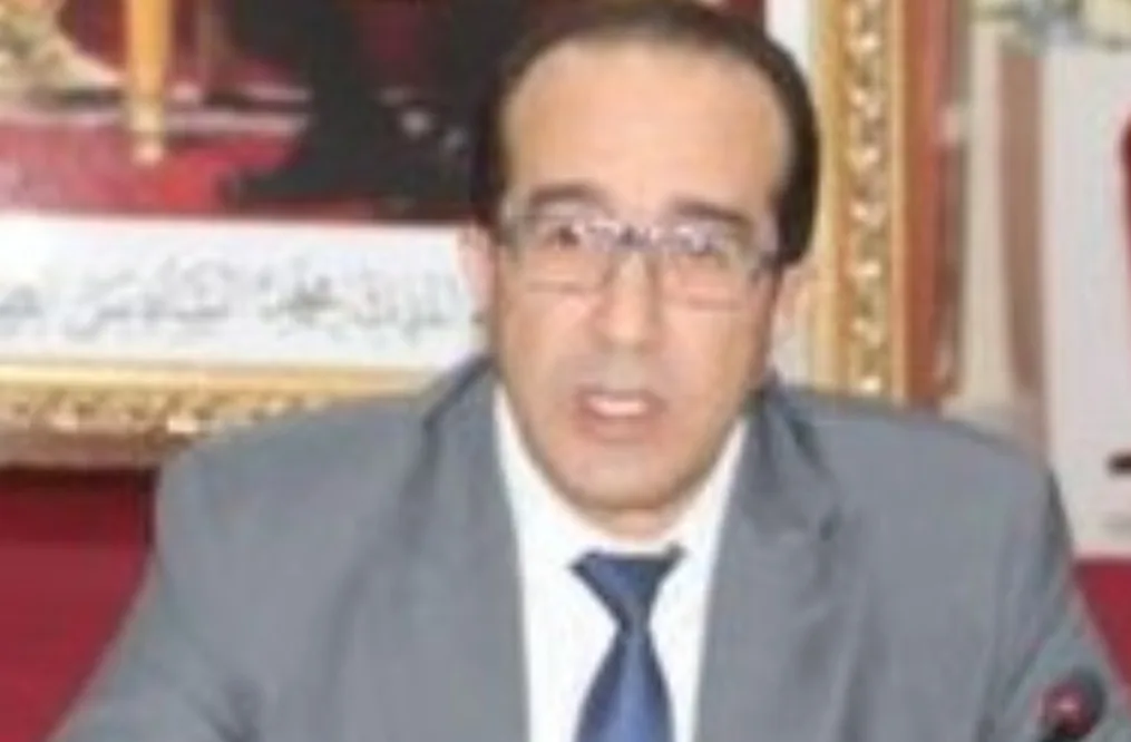 الحسيمة :    مرشحون للانتخابات التشريعية يشتكون العمالة من رفض تمكينهم من لوائح مكاتب التصويت ويطالبون بتوضيحات