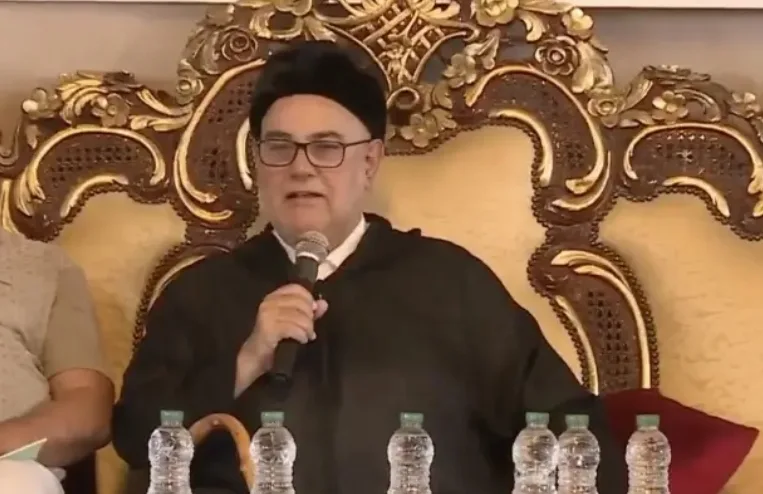 بنكيران يدعو المغاربة إلى الصبر على غلاء الأسعار والتشبث بالعبادة