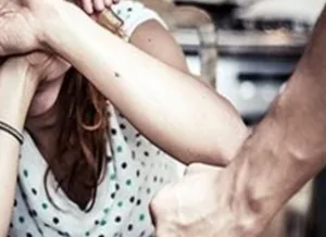 سبتة :       إعتداء جنسي على إسبانية في قلب ( لا مارينا ) … السجن خمس سنوات والإبعاد الفوري لمجرم جزائري وشريكه ما يزال هارباً