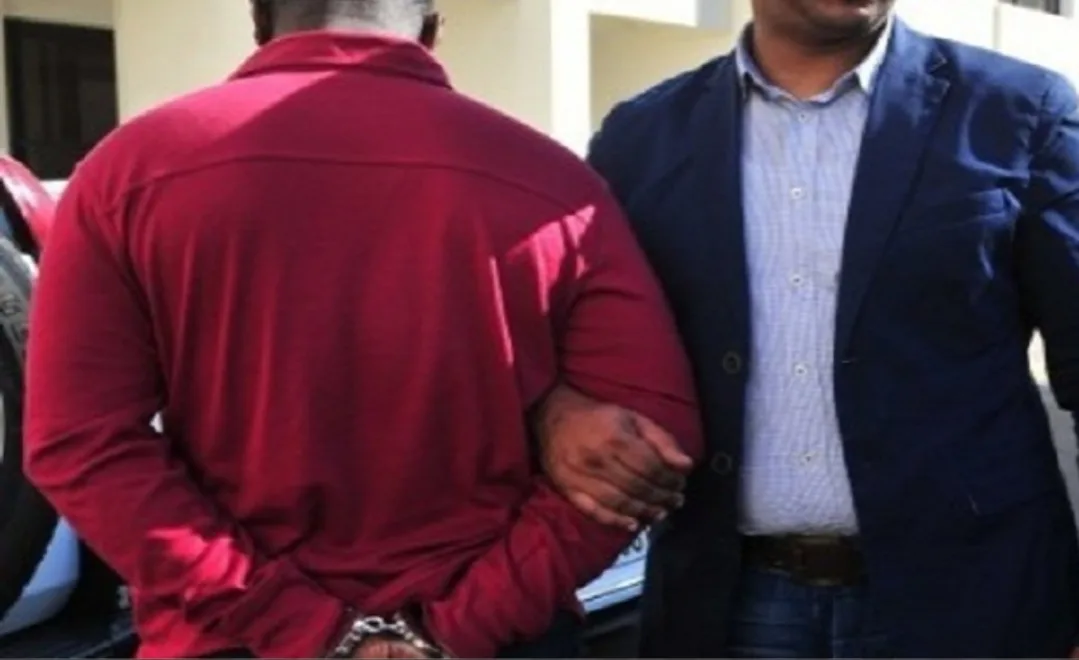 مذكرة دولية تُسقط “منظّم رحلات الحج في إفران … الأمن المغربي يوقف سنغاليًا مطلوبًا للإنتربول