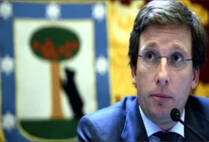 اعتراف إسباني كبير يقلب حسابات نهائي مونديال 2030 … عمدة مدريد:   الدار البيضاء الأوفر حظا لإحتضان المباراة النهائية