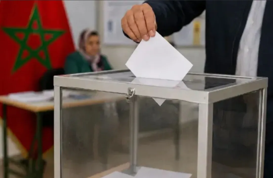 الخوف من العزوف يخيم على انتخابات المغرب .. 15.8 مليون ناخب أمام صناديق الاقتراع والأنظار معلقة على “رقم المشاركة” !