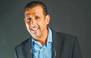 لخصم يلغي حفلة الفوز بمقعد برلماني ويحوّل أموالها إلى معاطف لأطفال صفرو