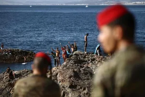 إسبانيا تسرّع تشريع إعادة مهاجري سبتة إلى المغرب