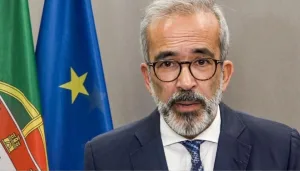 وزير الخارجية البرتغالي يشيد بالمغرب:إجراءات الرباط لوقف تدفقات الهجرة “مبهرة” وسط تصاعد الأزمة مع إسبانيا