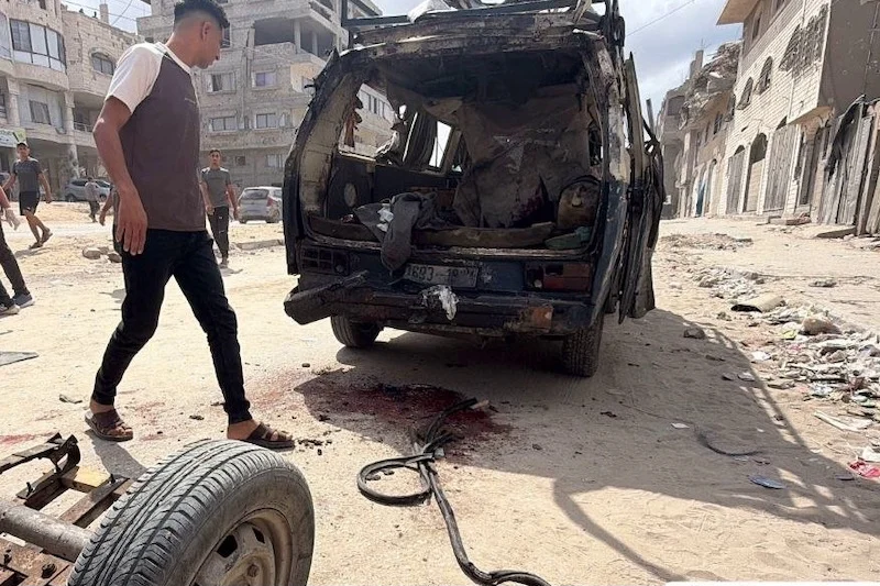 غارة إسرائيلية على حافلة في غزة تقتل خمسة فلسطينيين وتصيب 20