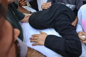 ثلاثة فلسطينيين يلقون حتفهم برصاص وقصف إسرائيلي في غزة