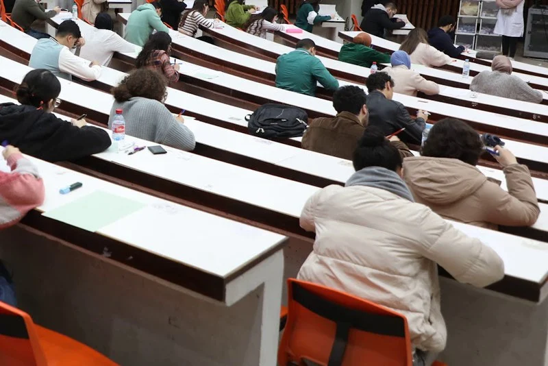 أساتذة التمريض يطالبون بإلغاء اختبار الأهلية واستبداله بفحص طبي وعلمي