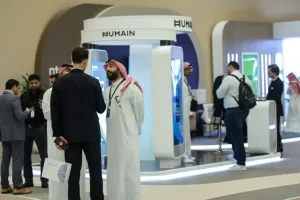 السعودية تبحث تنظيم منتدى الاستثمار بصيغة هجينة وسط تصاعد الهجمات على مطاراتها