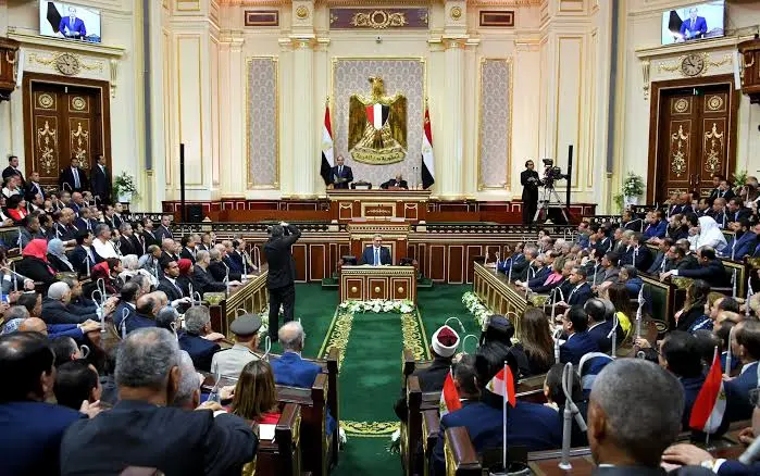 مصر تدرس تفويض الجيش للتدخل عسكريا دفاعا عن السعودية