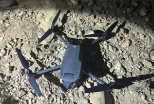 وجدة :   الدرك الملكي ببني درار يحبط عملية تهريب قرب الحدود الجزائرية ويحجز 40 كيلوغراماً من الشيرا و4 طائرات مسيّرة