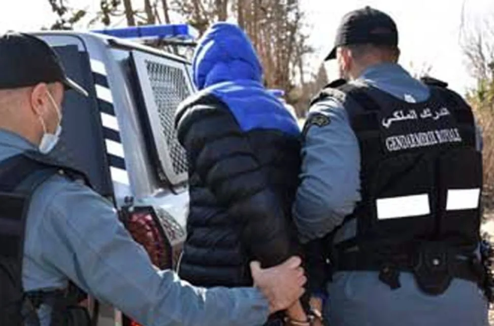 اعتقال ثلاثيني بمراكش متهم بالنصب على أكثر من 30 شاباً بعقود عمل وهمية