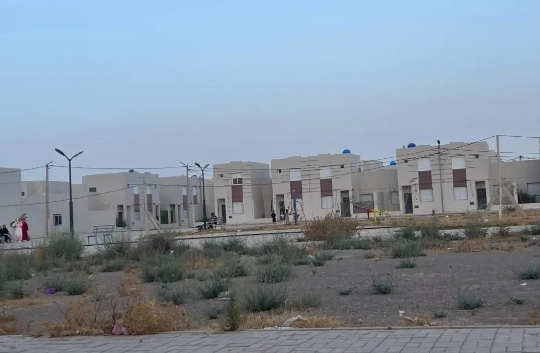 وجدة :    اتفاقية غامضة وُقّعت في عزّ الحجر الصحي تهزّ ملف مشروع “غار البارود” السكني .. وتوقيع “حكومي” يفتح باب الشكوك