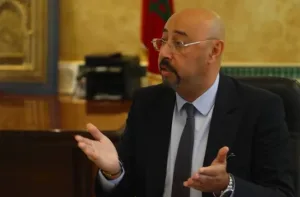 حصري :     عمدة طنجة منير ليموري يجهش بالبكاء بعد قرار قاضي التحقيق إيداعه السجن