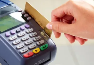 المغرب يخفض رسوم الأداء بالبطاقات البنكية … خطوة جديدة لتوسيع التعامل الإلكتروني