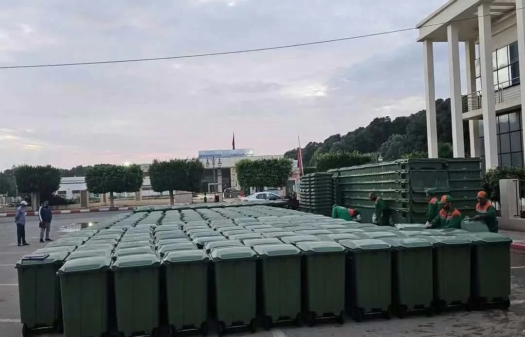 السعيدية بين “التباهي الزائف” للرئيس والتساؤلات المشروعة … أين ذهب المال العام في صفقات النظافة ؟