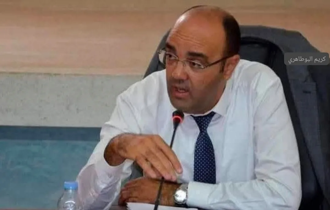 الحسيمة :     من الأب إلى الابن مروراً بالشقيق.. عائلة البوطاهري وتعدد المسؤوليات المنتخبة بالإقليم يفتحان النقاش حول تداول السلطة