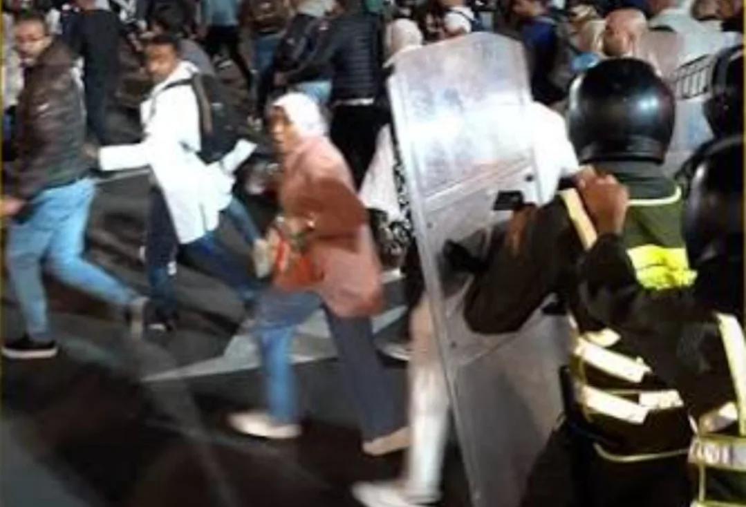 بعد تدخل الأمن لتفريق احتجاجاتهم أمام البرلمان … وزير التعليم يسارع إلى فتح الحوار مع شغيلة التعليم الأولي