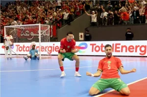 أسود القاعة يكتسحون إفريقيا من جديد.. المغرب يُسقط أنغولا بخماسية ويُتوَّج بطلاً للقارة للمرة الرابعة !