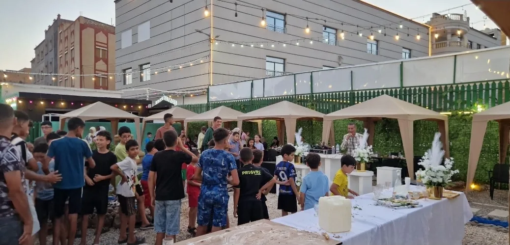 الحسيمة :     بني بوعياش … اتهامات لرئيس الجماعة باستغلال الإنارة العمومية لفائدة مشروع إبنه تثير التساؤلات