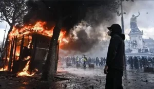 فرنسا على موعد مع موجة احتجاجات جديدة … النقابات تصعّد والشارع يستعد لإضراب وطني في 5 نونبر