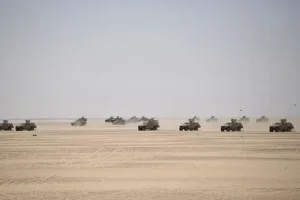 الجزائر ترسل أول قافلة عسكرية إلى النيجر في تحرك لتعزيز حضورها بمنطقة الساحل