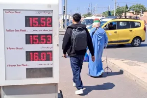 مشروع مالية 2027 يرفع ضرائب المحروقات والواردات ويخفض الضريبة على الدخل تدريجيا