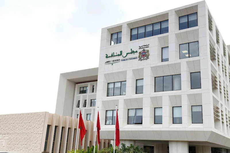 مجلس المنافسة يفرض غرامات بـ43 مليون درهم ويكشف اختلالات في أسواق الإسمنت والأدوية