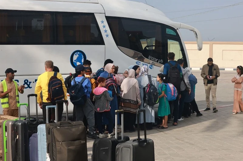 السفارة المغربية تحيّن لوائح العالقين في غزة تمهيدا لاحتمال إجلاء دفعة جديدة
