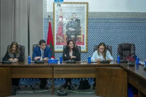الأصالة والمعاصرة يشيد بتدبير المنصوري للمشاورات الحكومية ويدعم أولويات مالية 2027