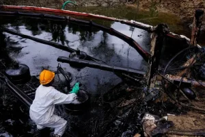 تسرب نفطي هائل في شرق النيجر يتسبب في كارثة بيئية خطيرة