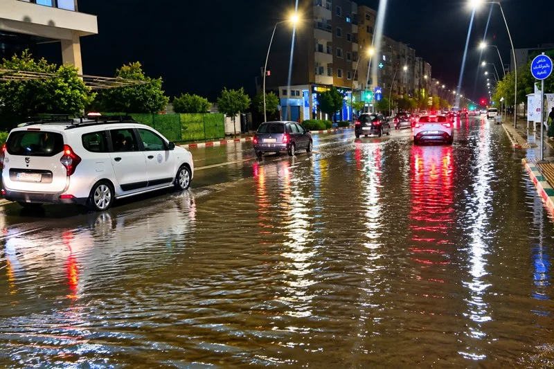 أمطار رعدية تغرق شوارع بني ملال وتكشف هشاشة البنية التحتية