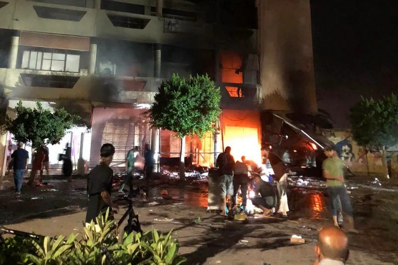 حريق مهول يلتهم محلات بالمركب التجاري القدس في تزنيت